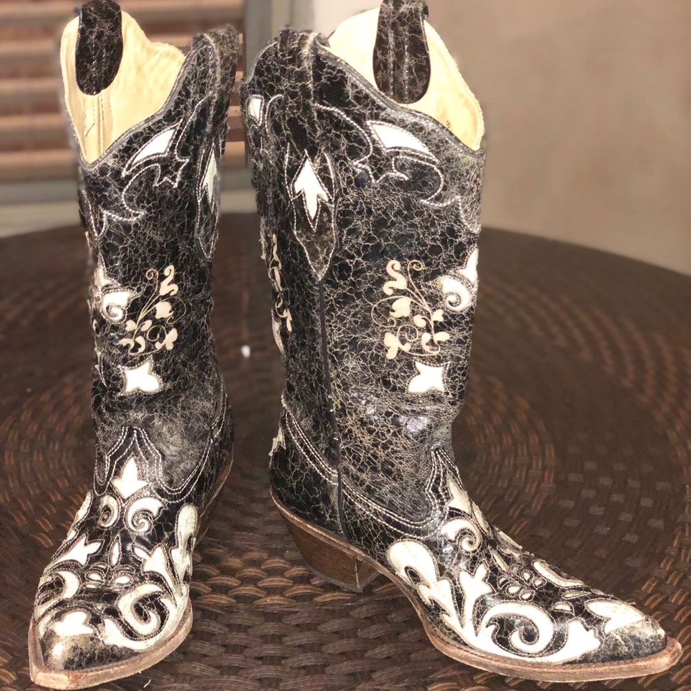 Corral Ladies Vintage Black & White Cowboy Boots